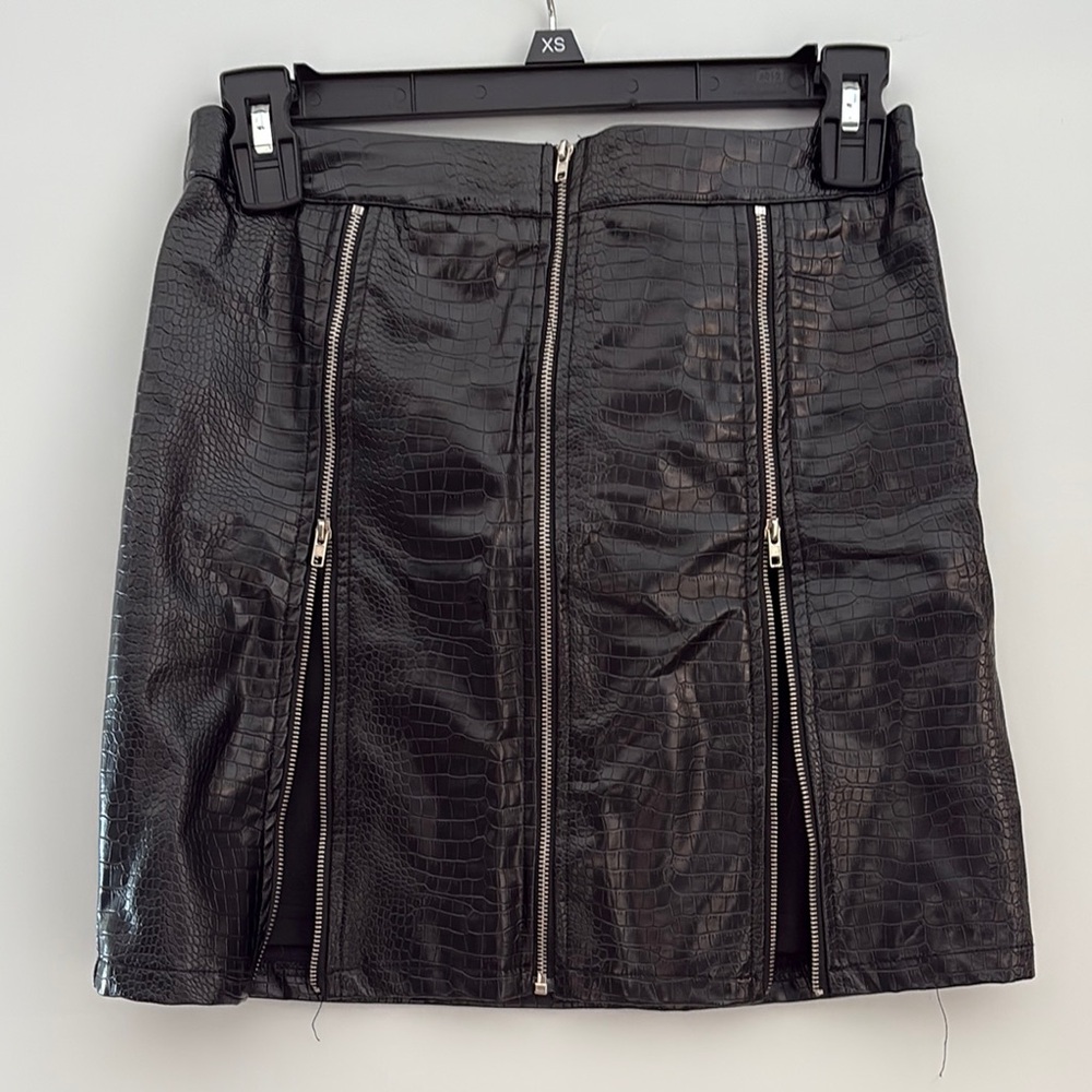 Black Faux Leather Skirt with Zipper Detail